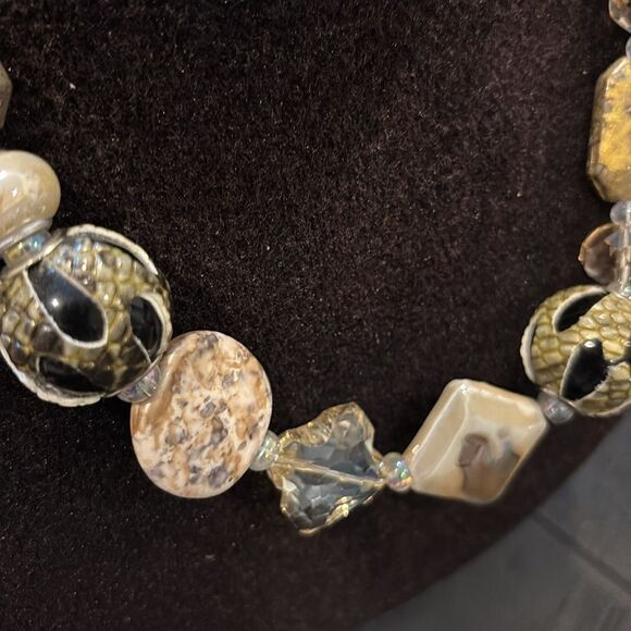 Neutaral Multicolor Beaded Glass Mixed Media Classy Necklace Toggle Closure - Picture 3 of 10